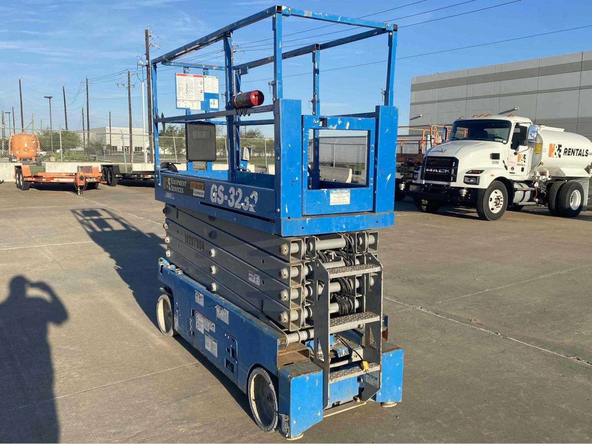 2017 Genie GS-3232-4