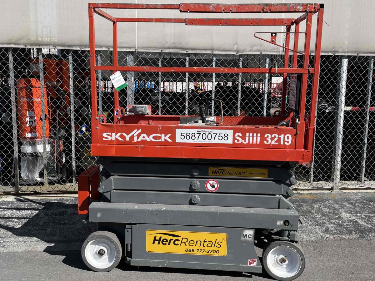 2017 Skyjack SJ3219