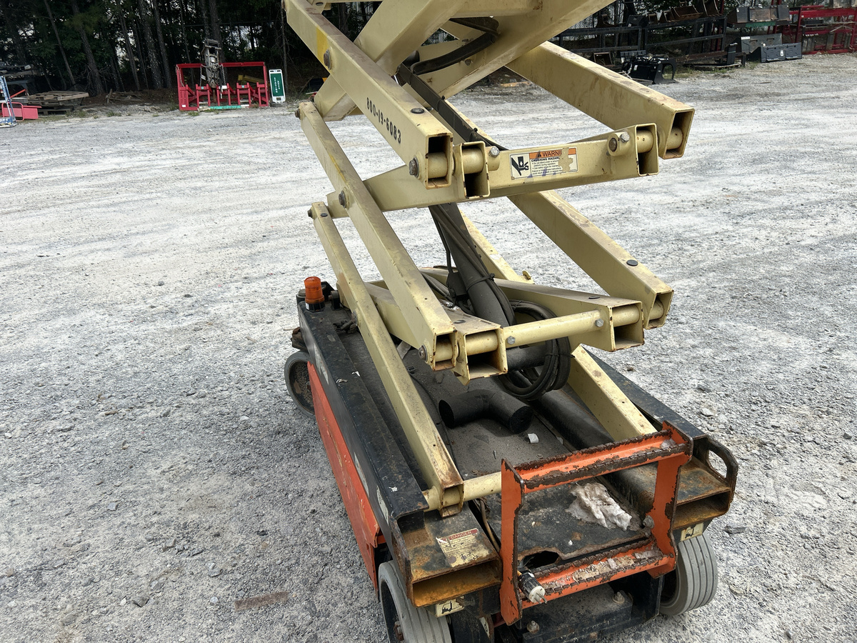 2018 JLG 1932R-12