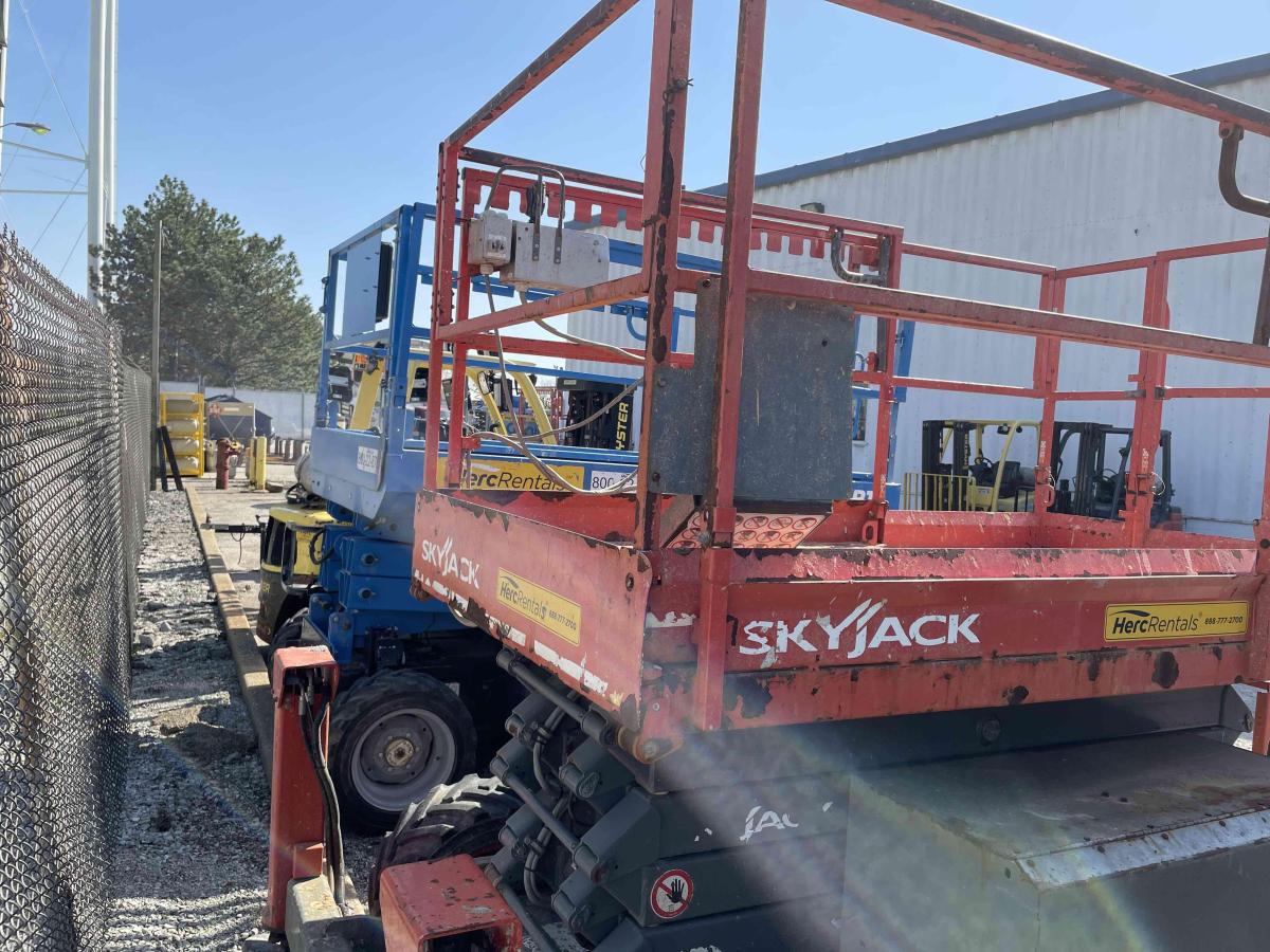 2018 Skyjack SJ-6832RT