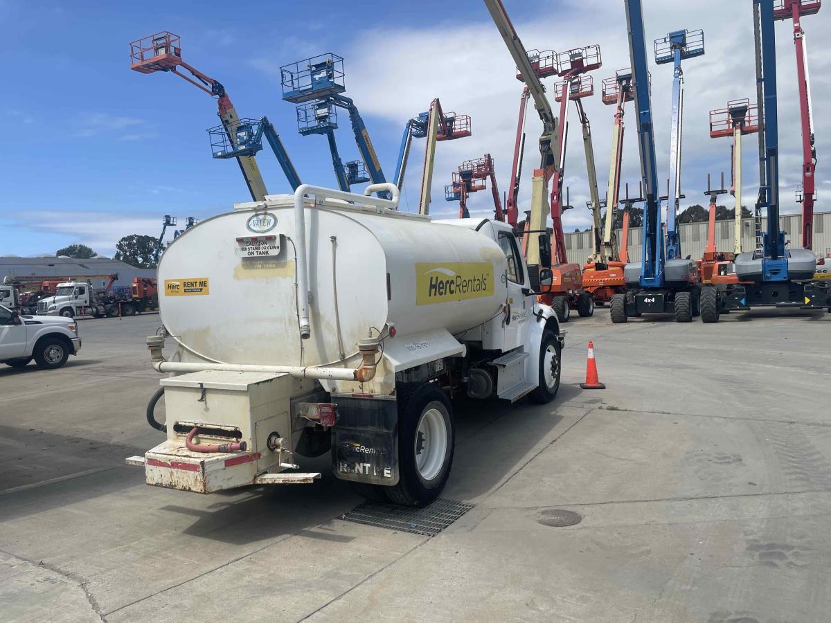2018 Freightliner M2106