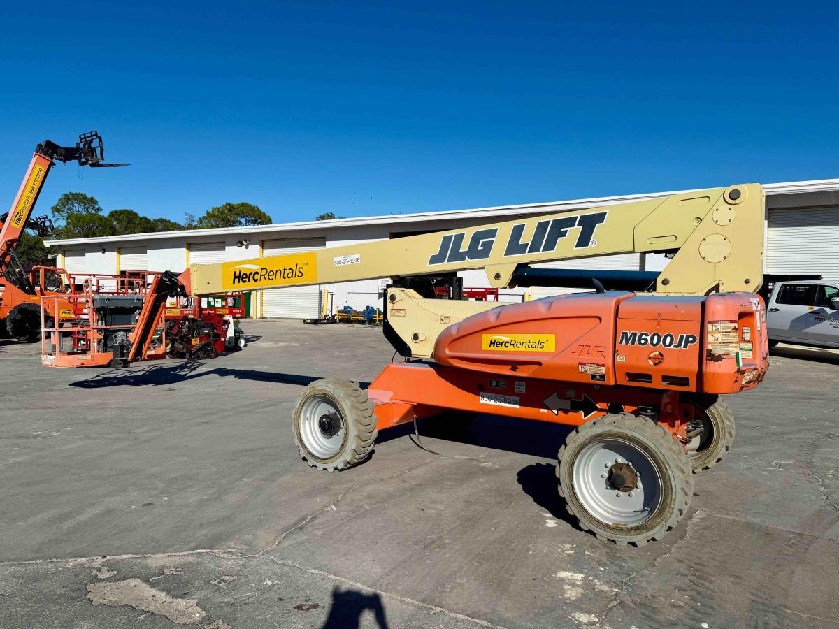 2019 JLG M600JP