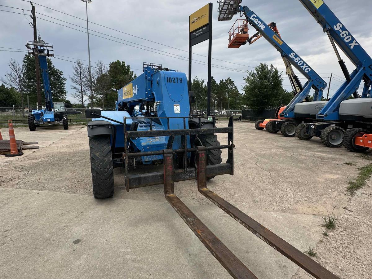 2019 Genie GTH 844