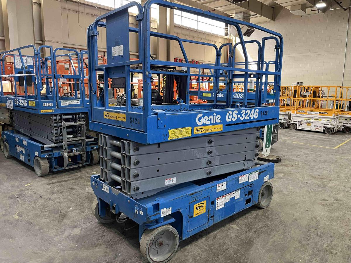2013 Genie GS-3246