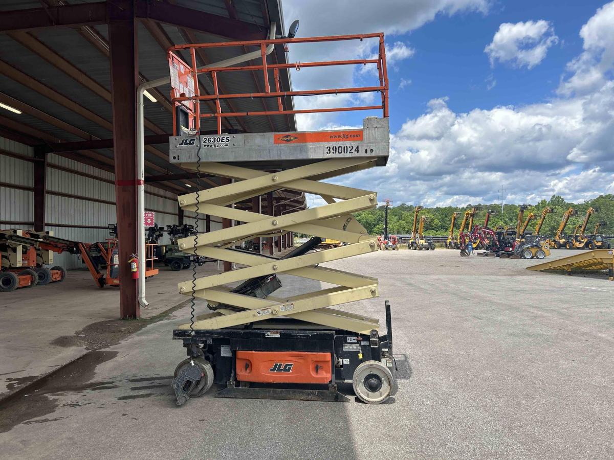 2012 JLG 2630ES