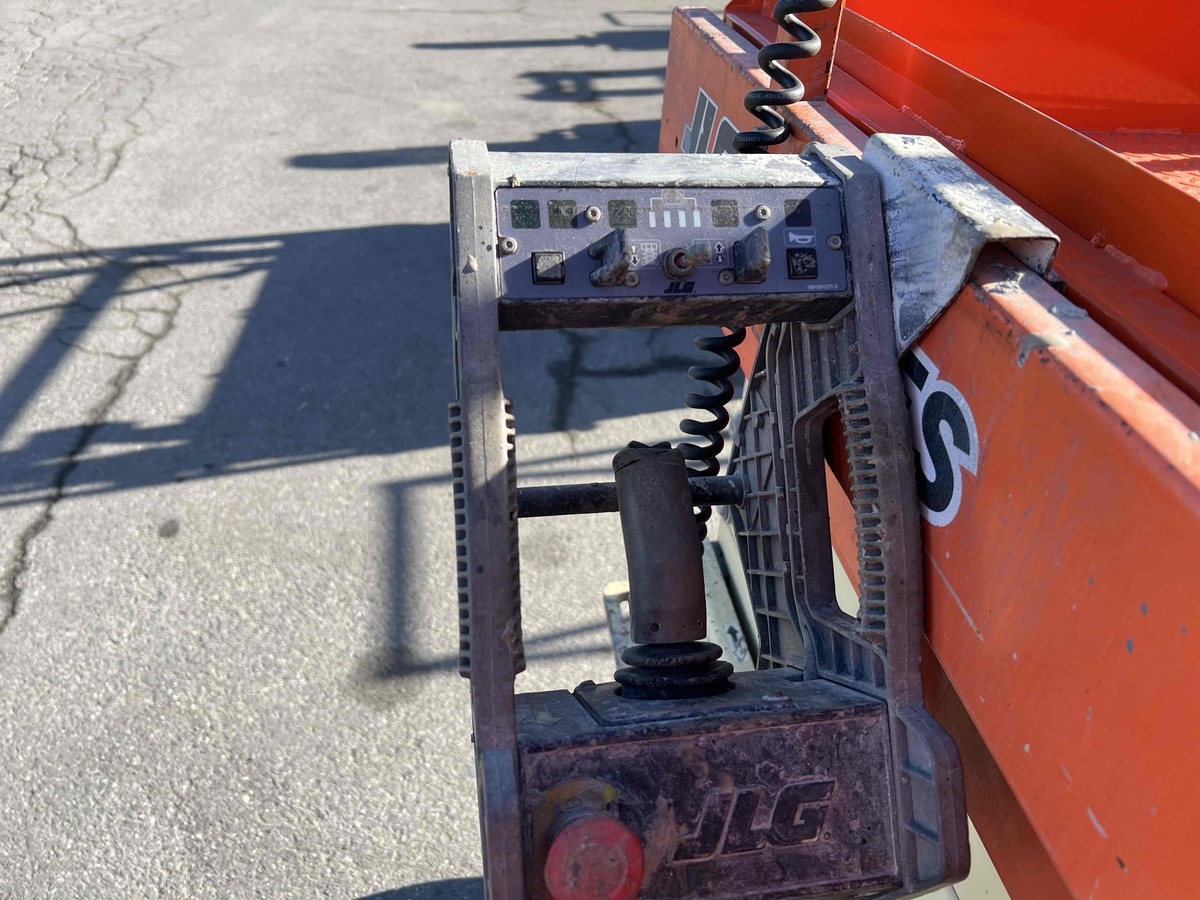 2018 JLG 3246ES-9