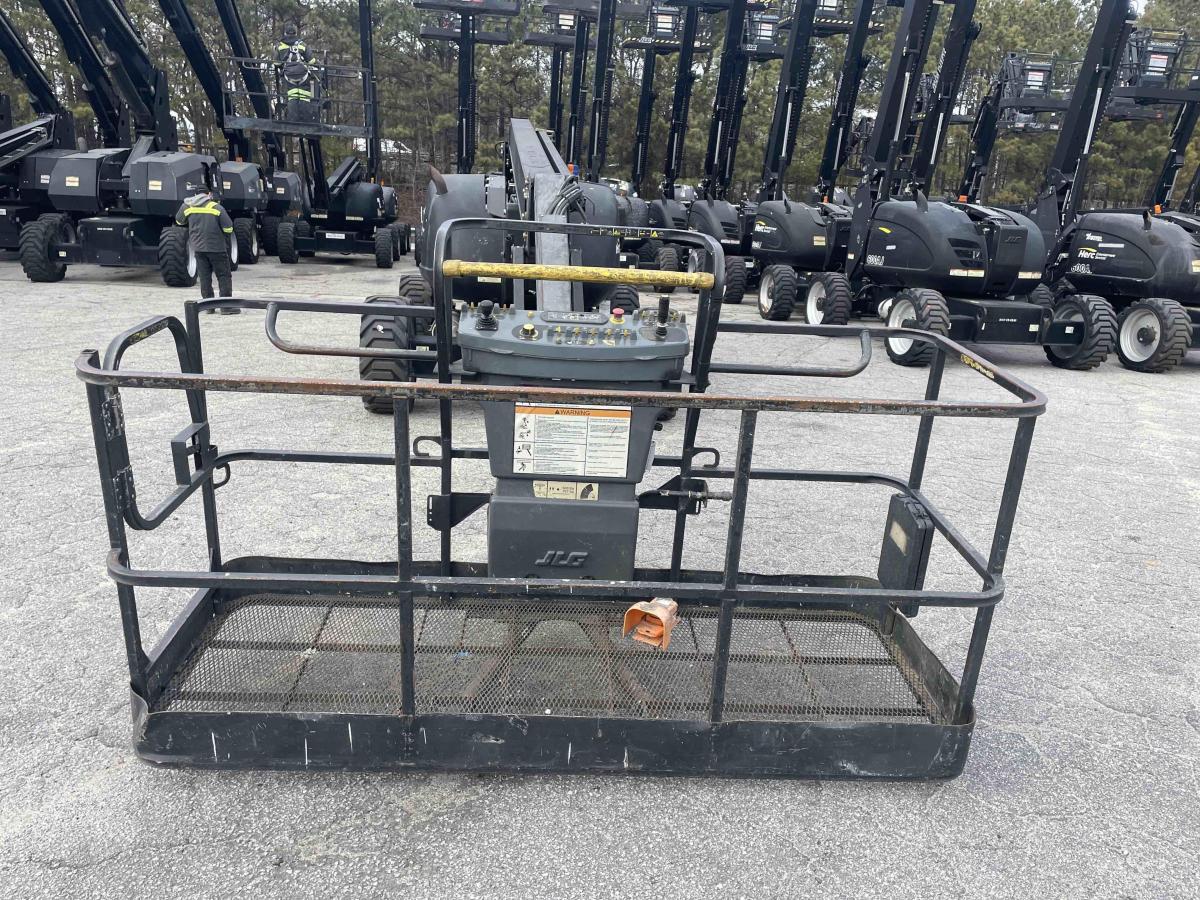 2015 JLG 600AJ