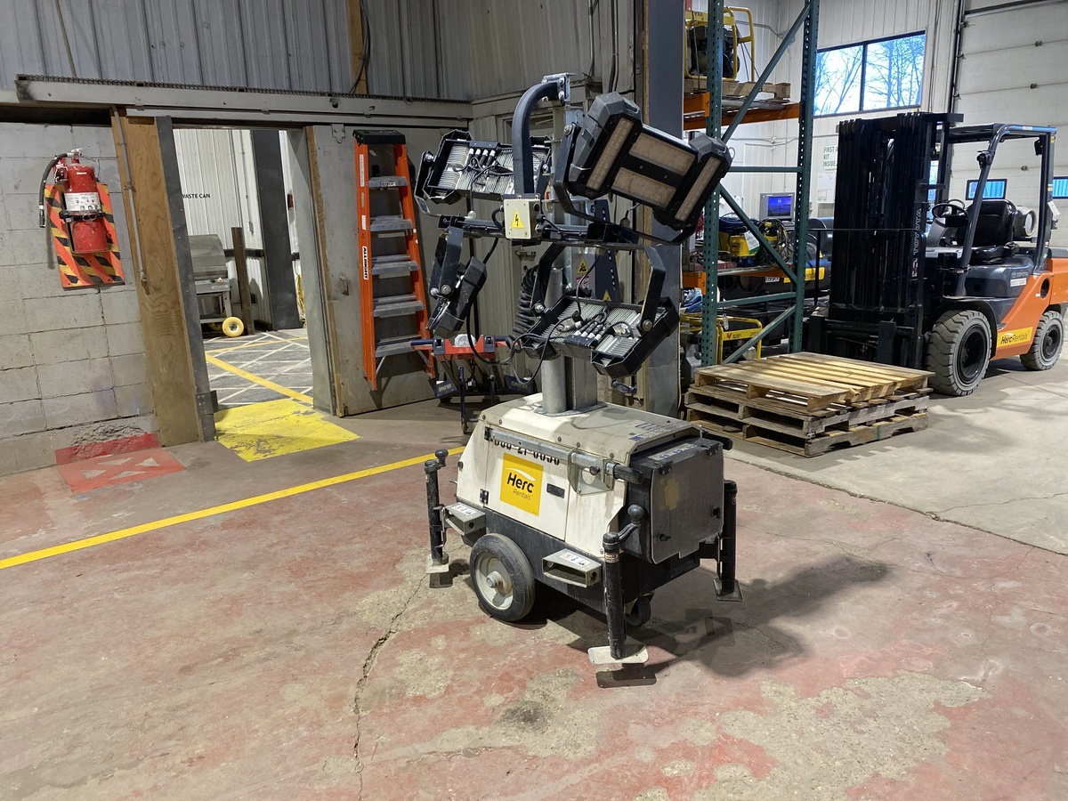 2018 Magnum PLT240-3