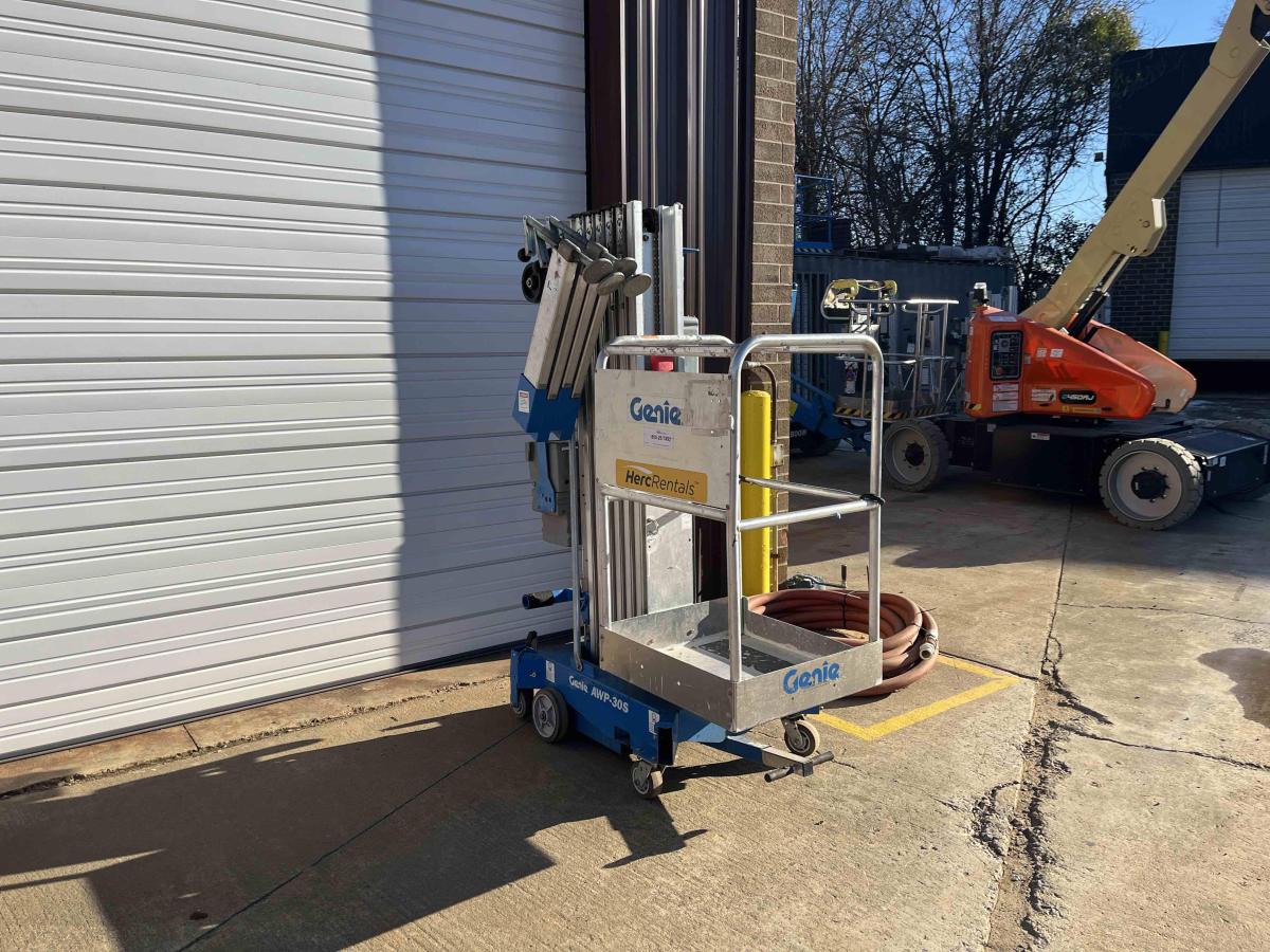 2019 Genie AWP-30S