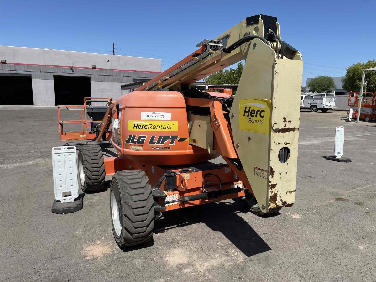 2017 JLG 600AJ-14
