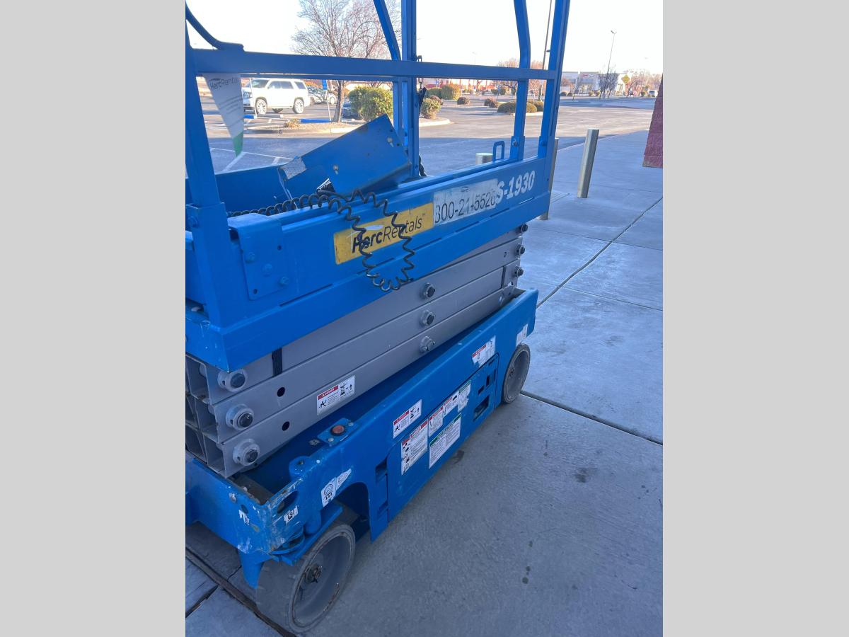 2018 Genie GS-1930