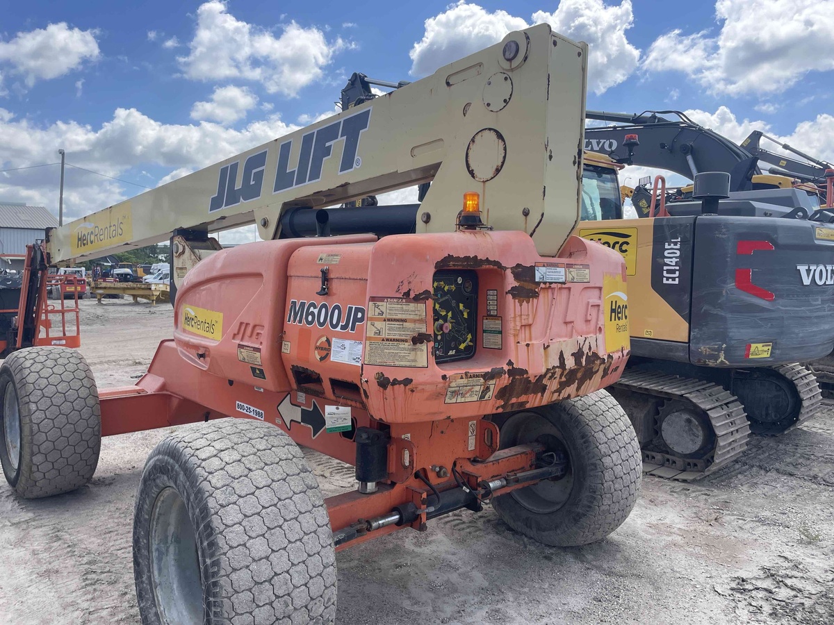2019 JLG M600JP-4