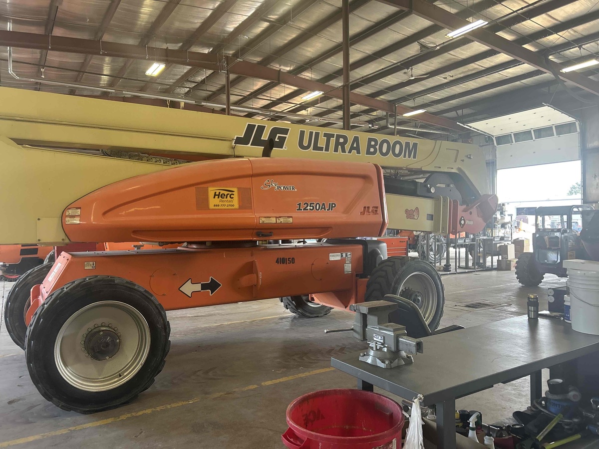 2014 JLG 1250AJP-4