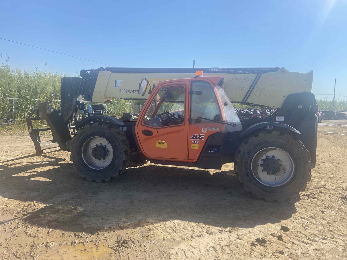 2019 JLG 1255
