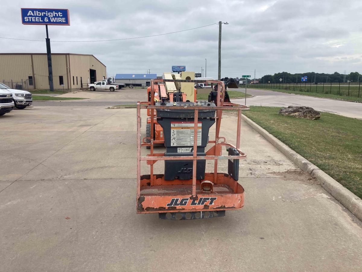 2016 JLG E400AJPN