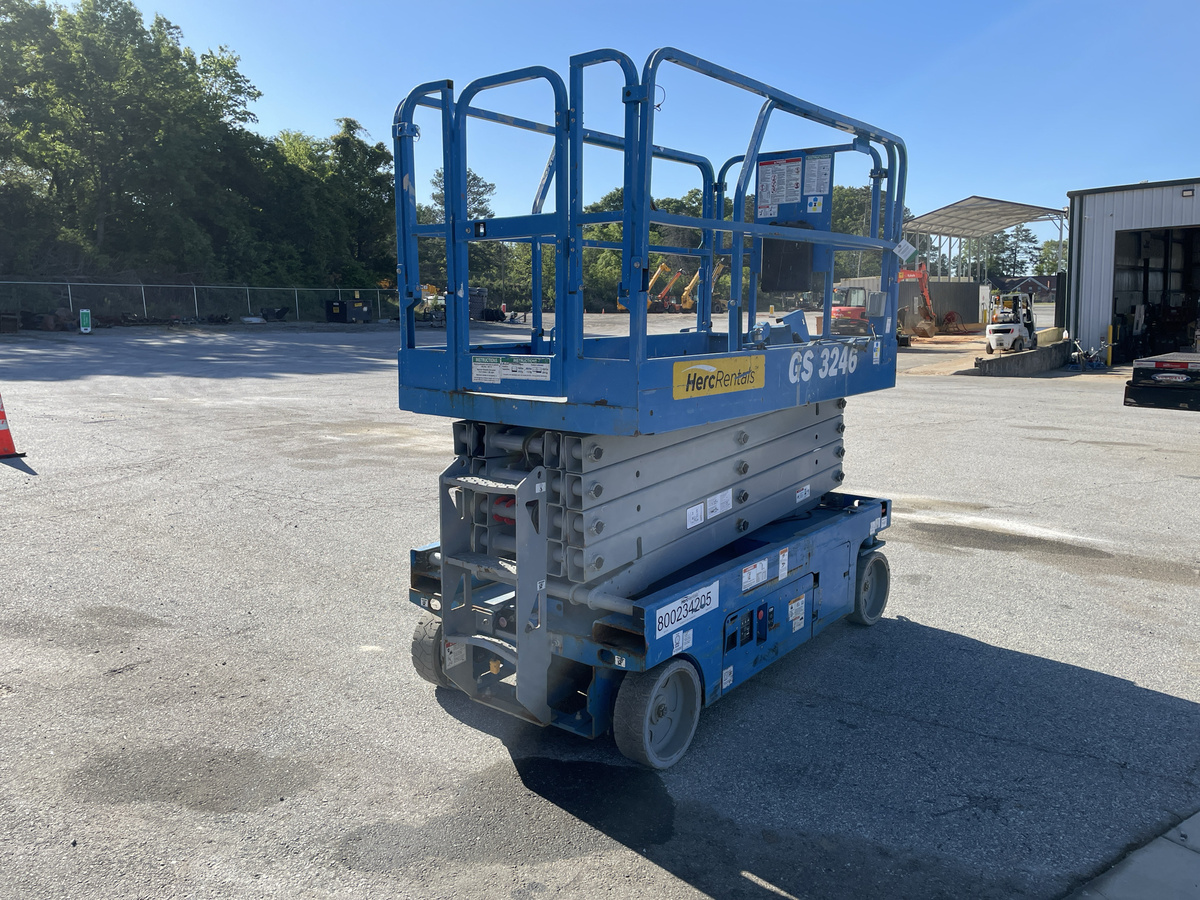 2018 Genie GS-3246