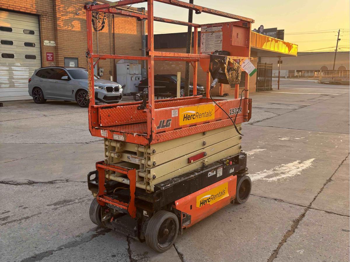 2018 JLG 1932R