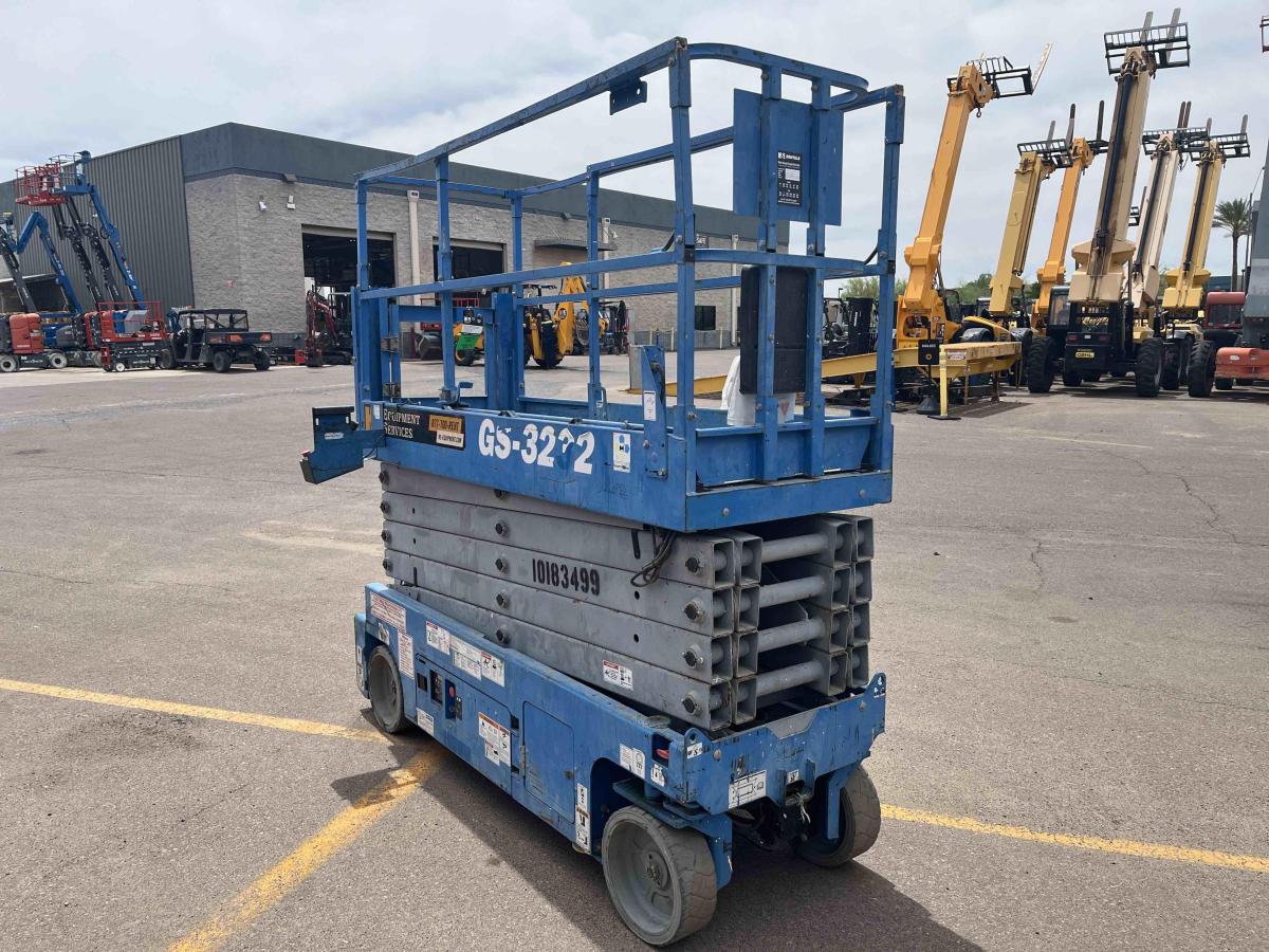 2016 Genie GS-3232
