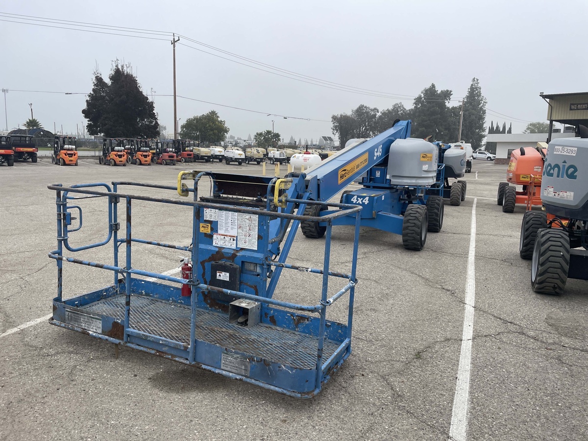 2018 Genie S-45