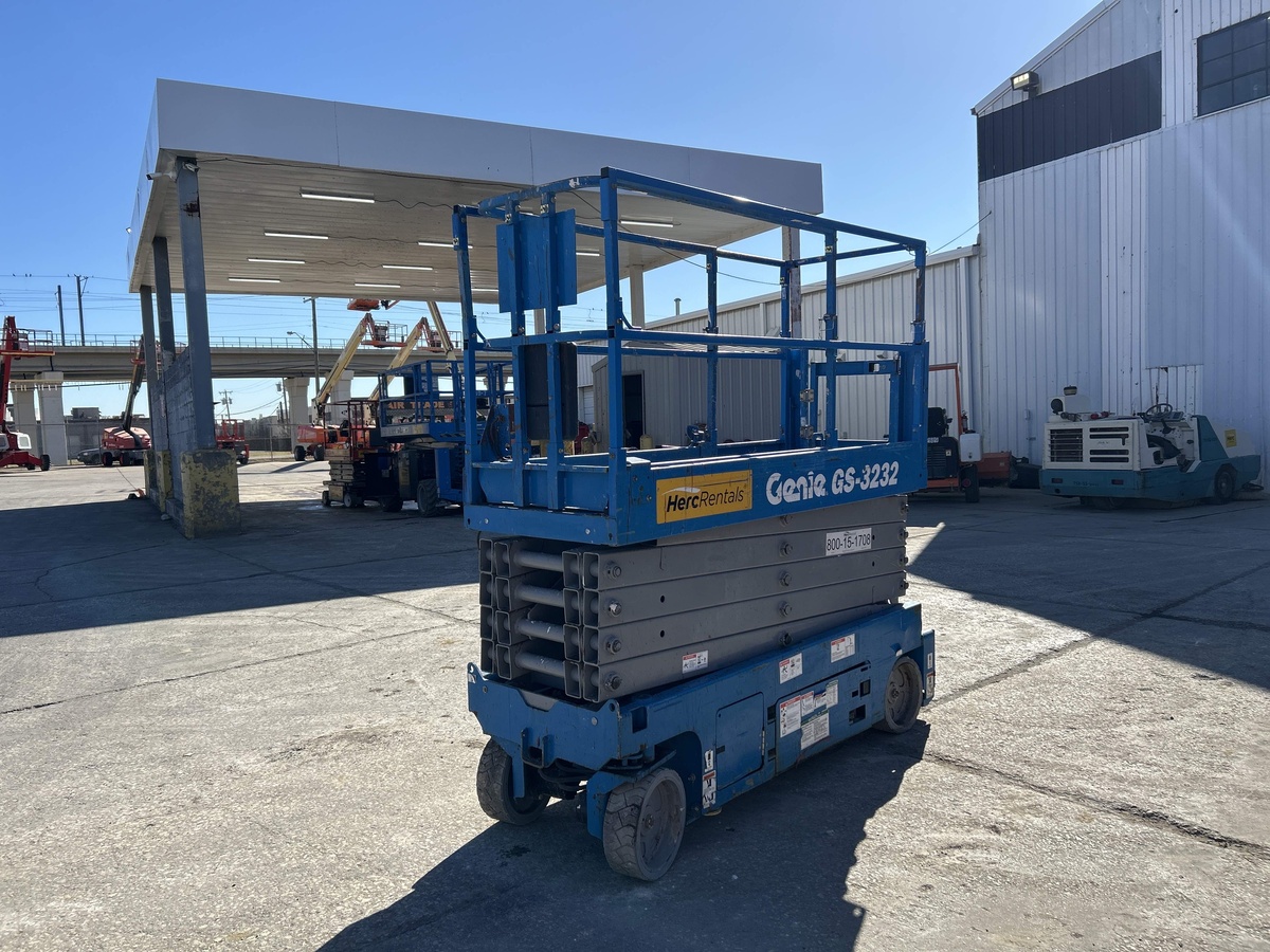 2017 Genie GS-3232-3