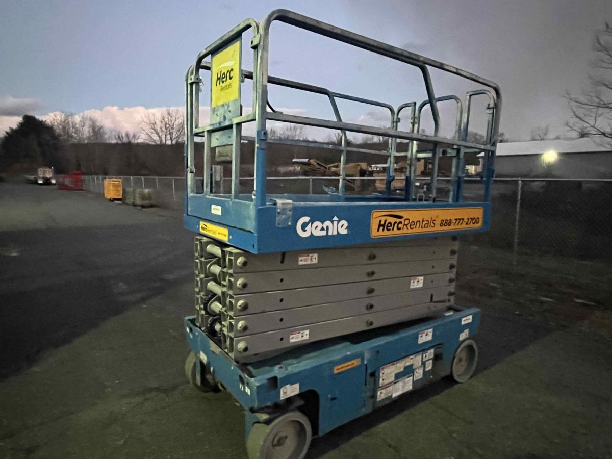 2017 Genie GS-4047