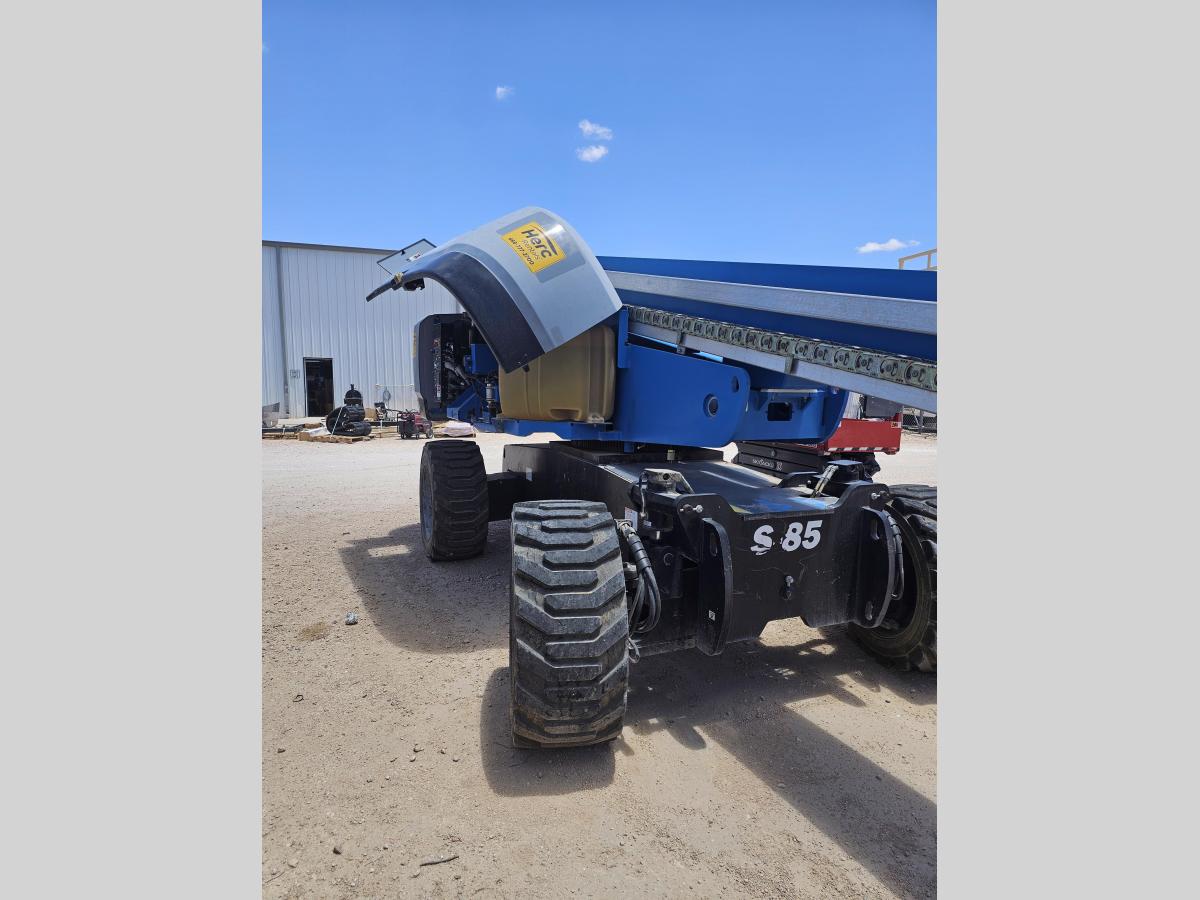 2017 Genie S-85