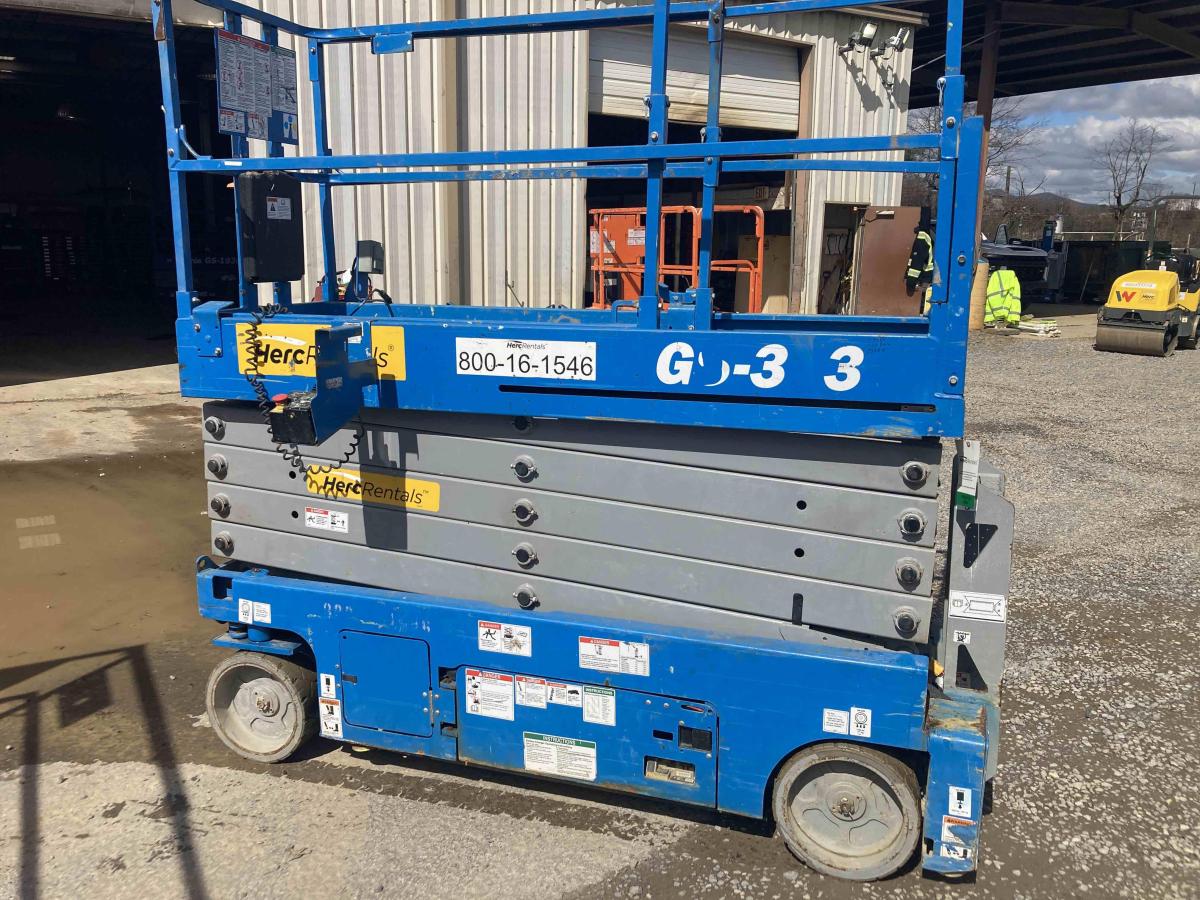 2017 Genie GS-3232