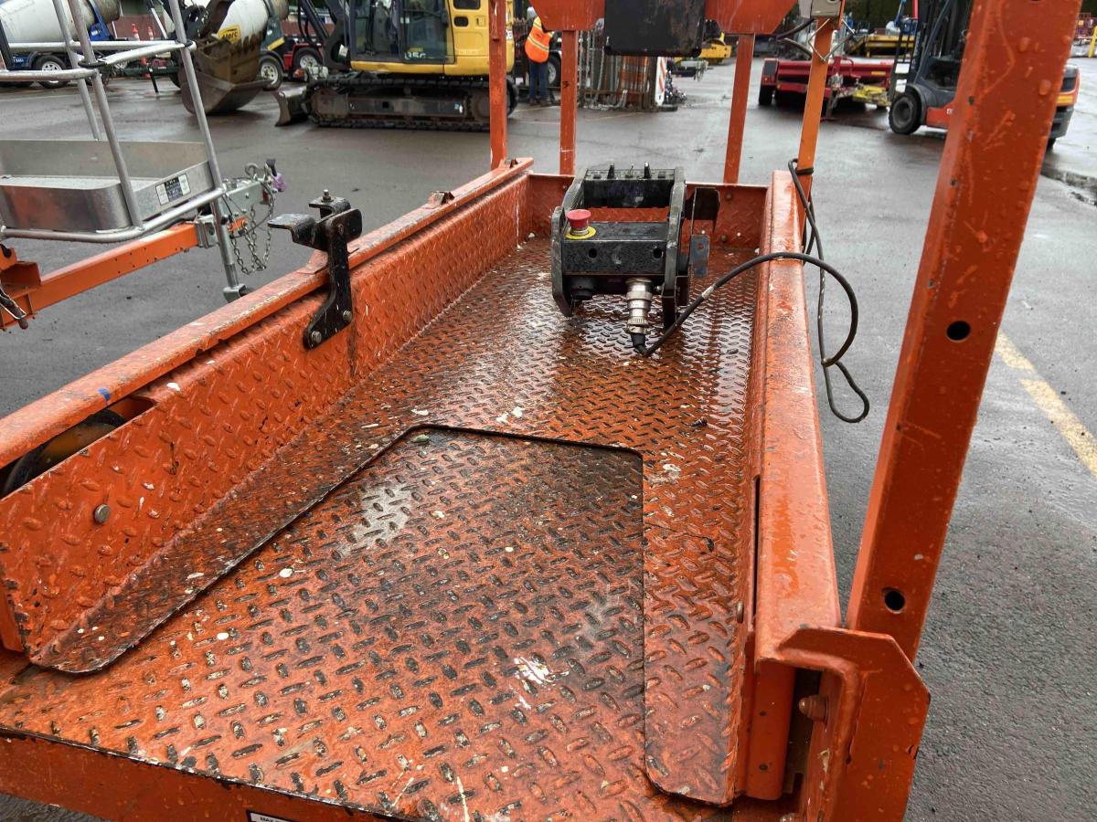 2017 JLG 1932R