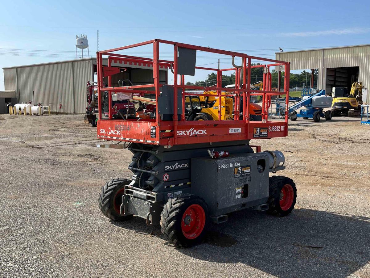 2016 Skyjack SJ-6832RT