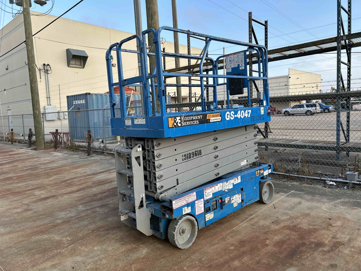 2016 Genie GS-4047-9