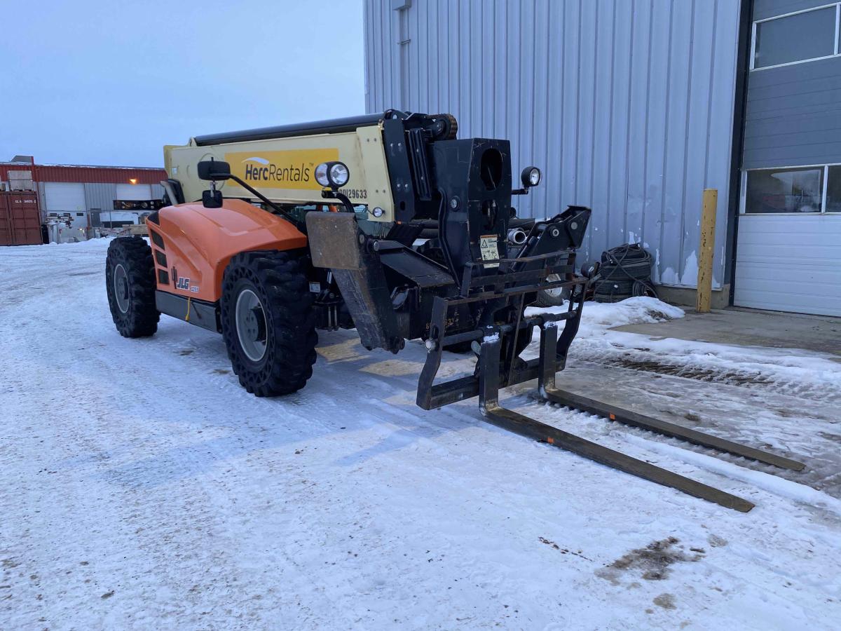 2016 JLG 1255