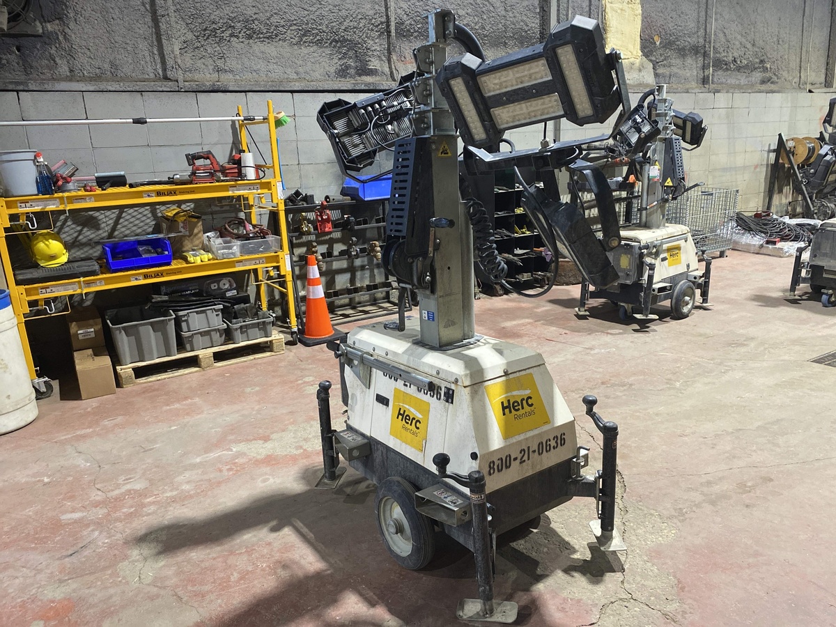 2018 Magnum PLT240-5