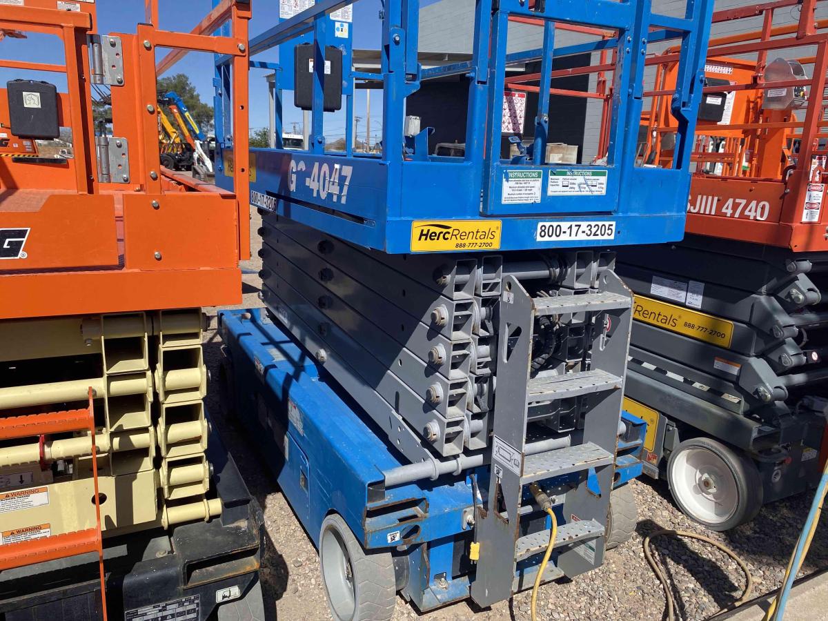 2017 Genie GS-4047