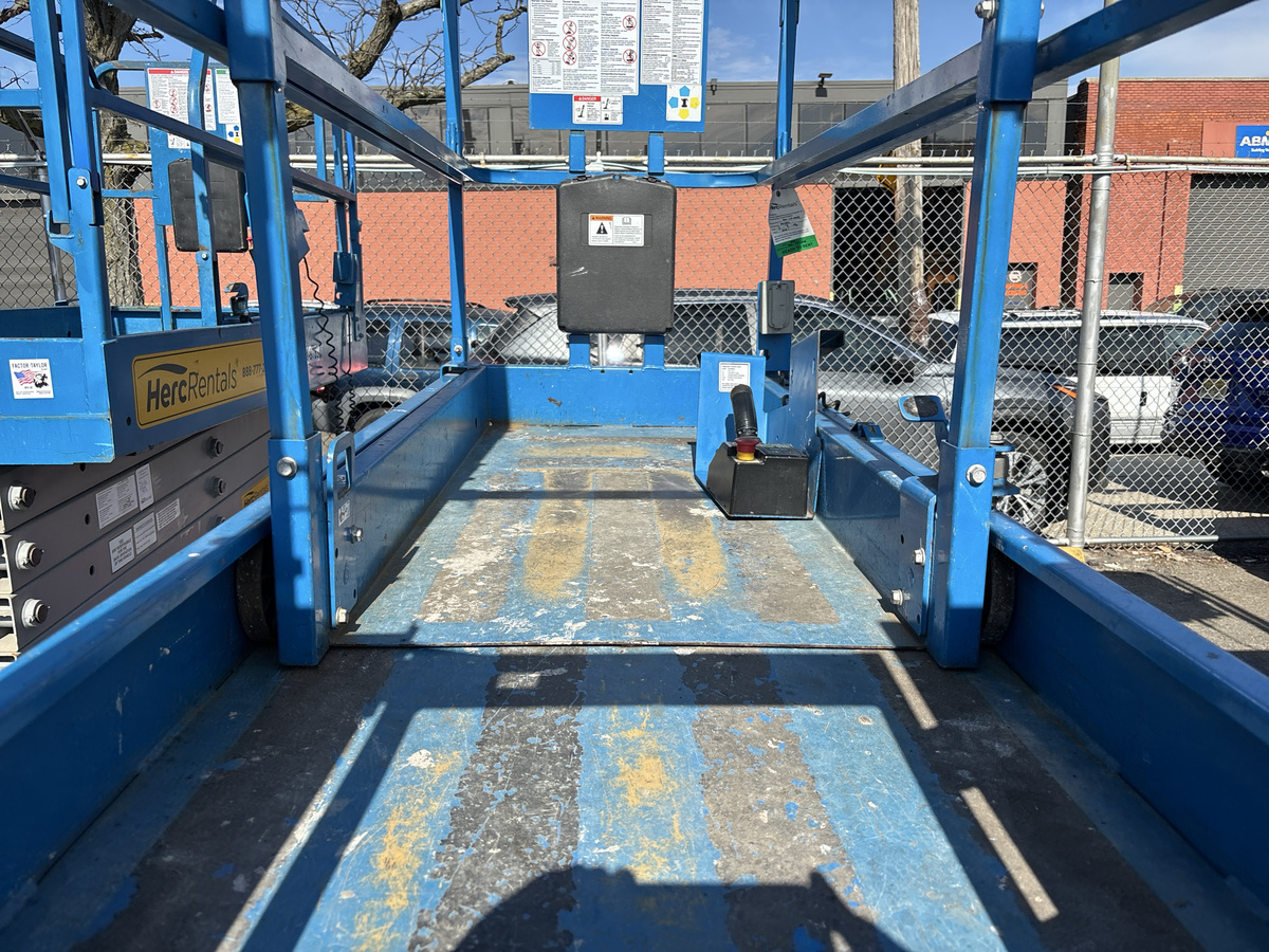 2017 Genie GS-3232-5