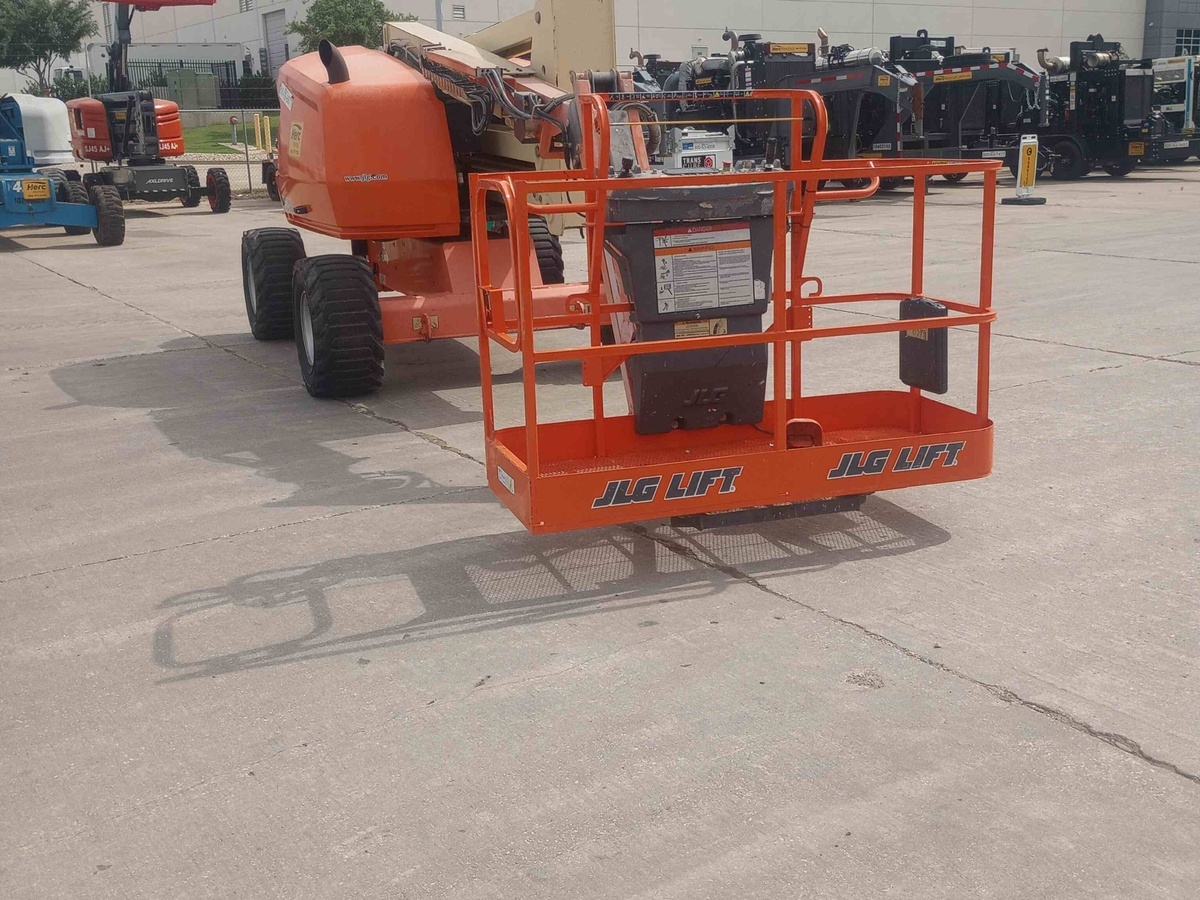 2016 JLG 450AJ-8