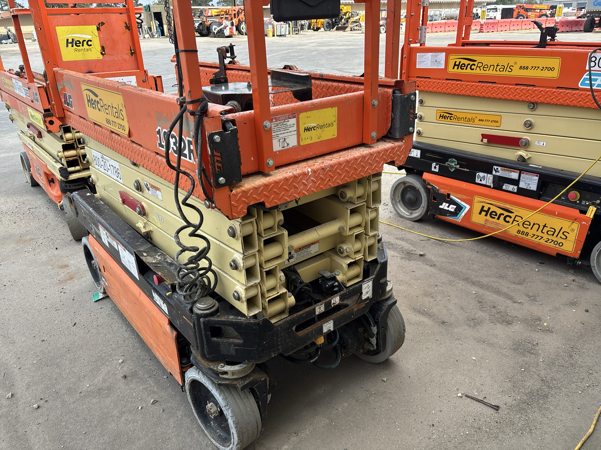 2018 JLG 1932R-5