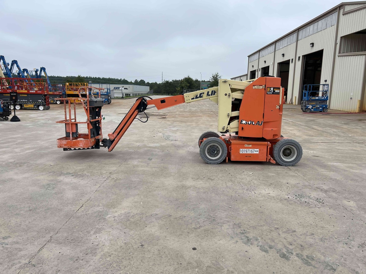 2016 JLG E300AJ-7