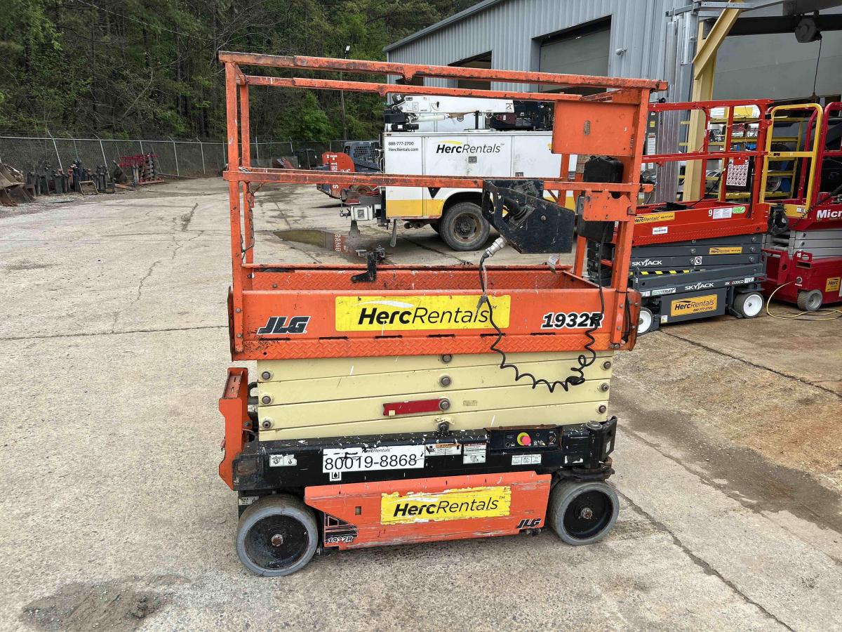 2018 JLG 1932R