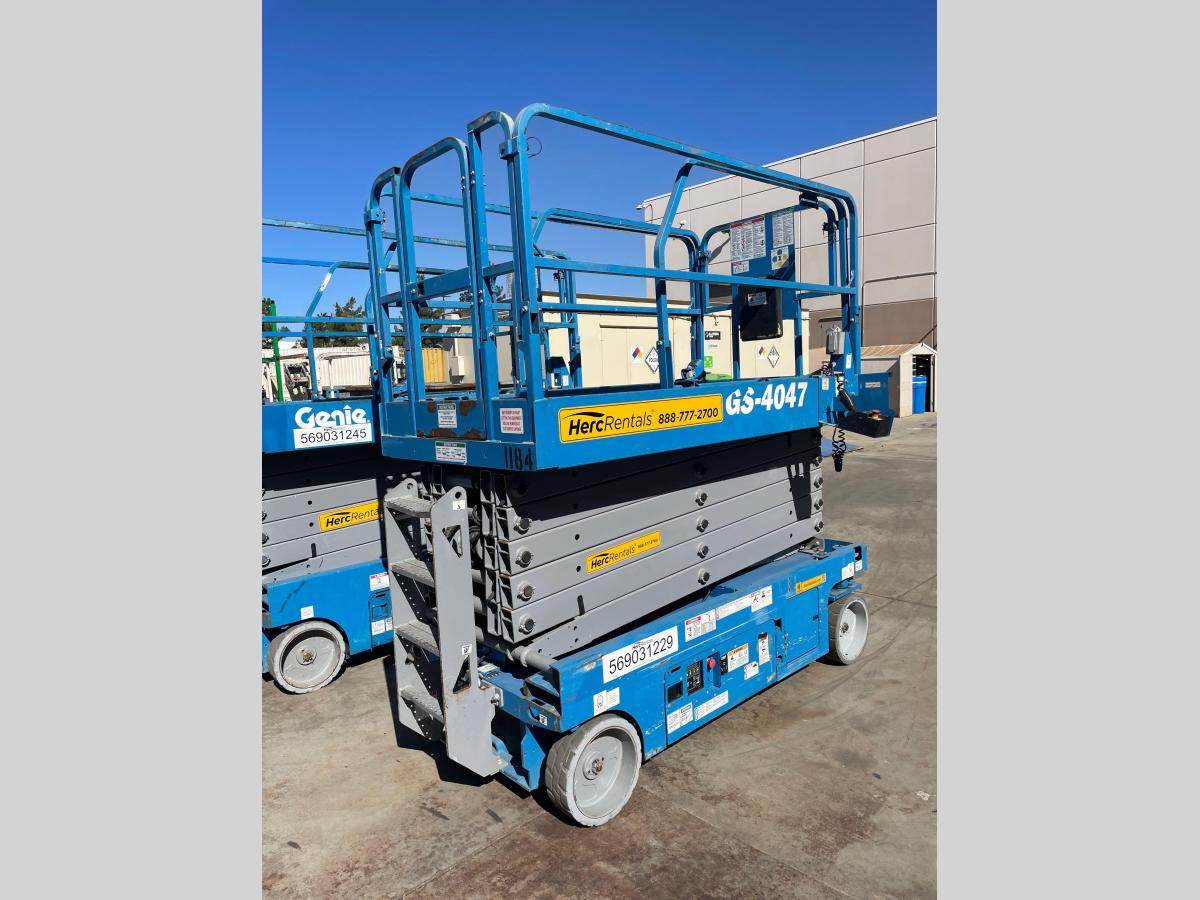 2018 Genie GS-4047