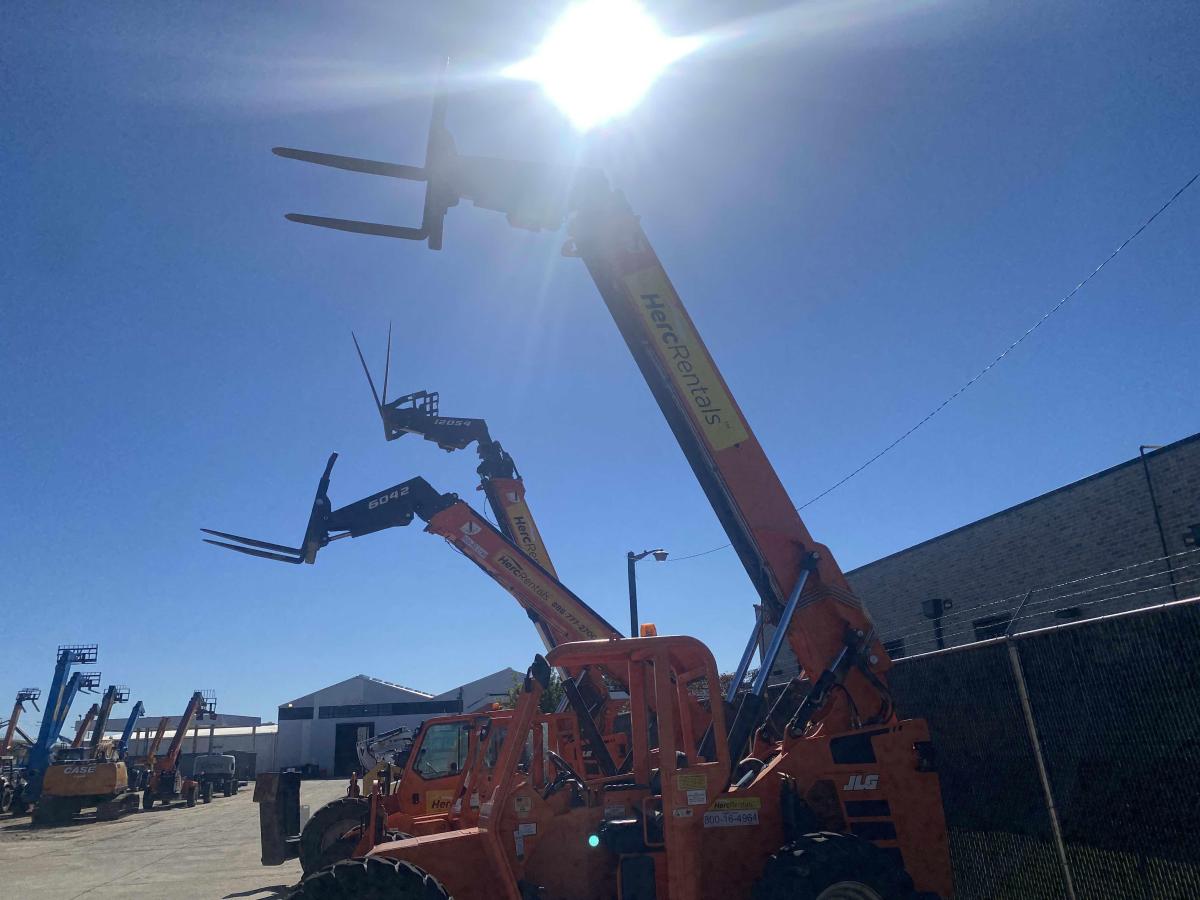 2017 SkyTrak 6042