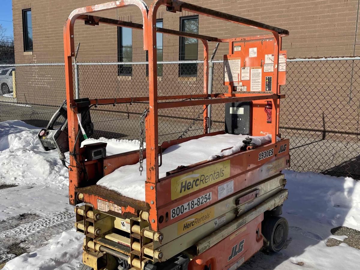 2017 JLG 1930ES