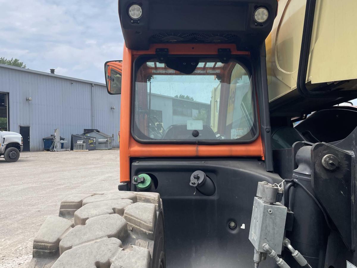 2019 JLG 1255