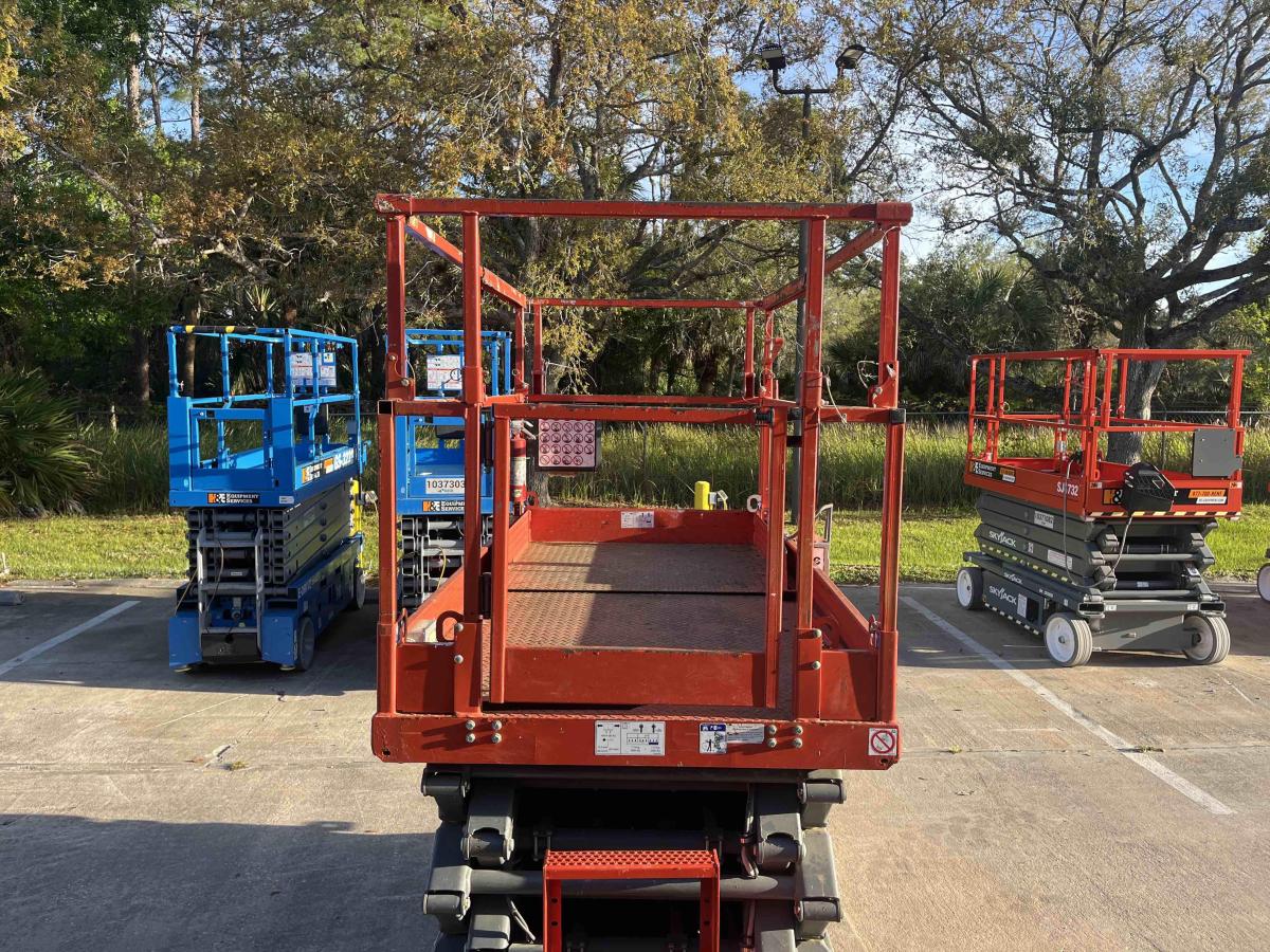 2017 Skyjack SJ4740