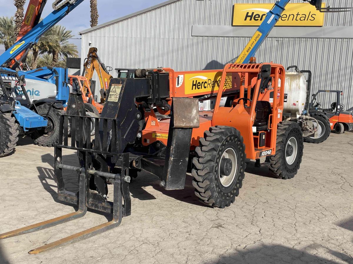 2019 SkyTrak 10042