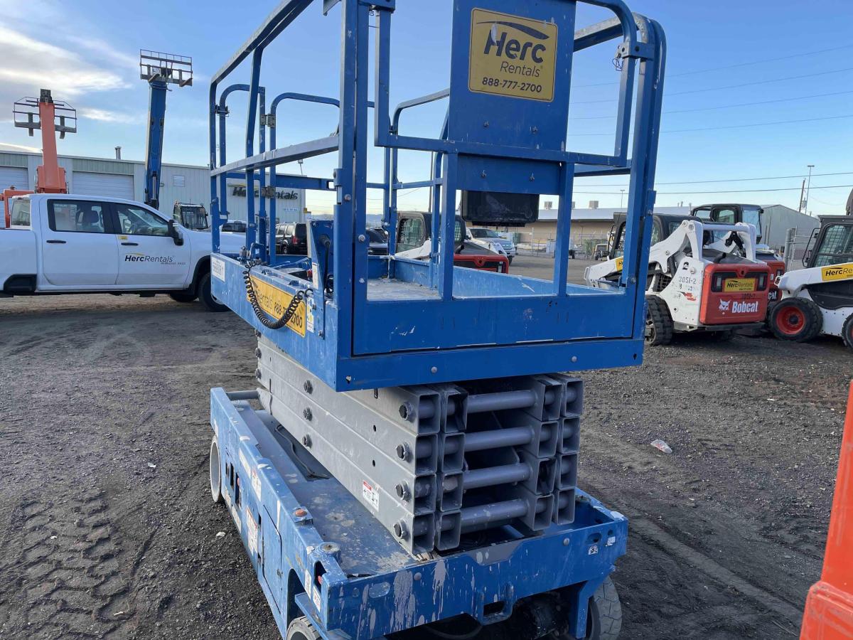 2019 Genie GS-3246