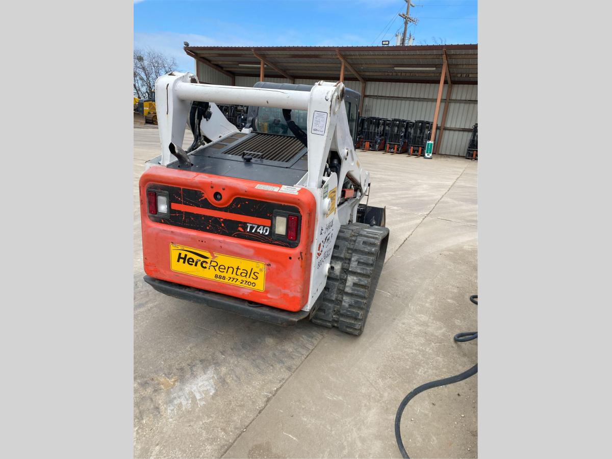 2019 Bobcat T740