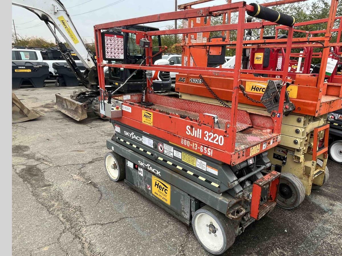 2017 Skyjack SJ-3220-1