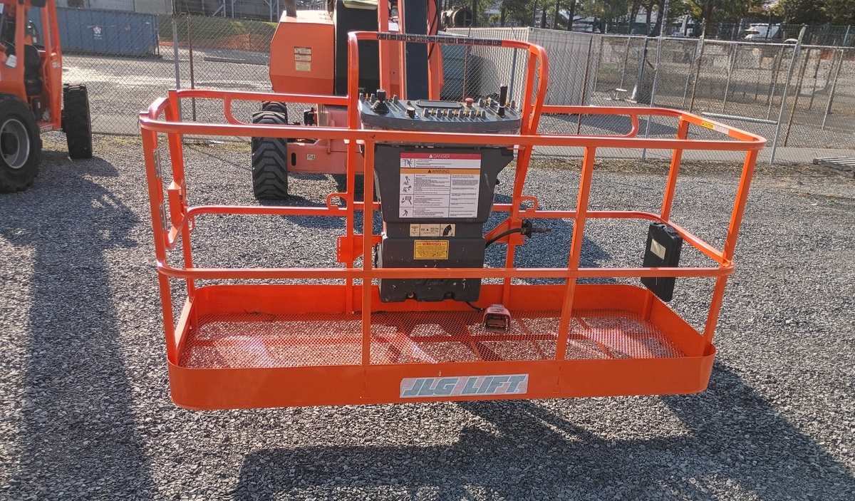 2015 JLG 800AJ-5