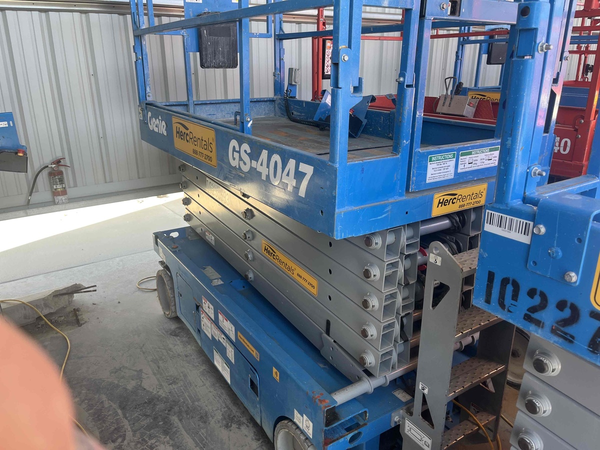 2018 Genie GS-4047