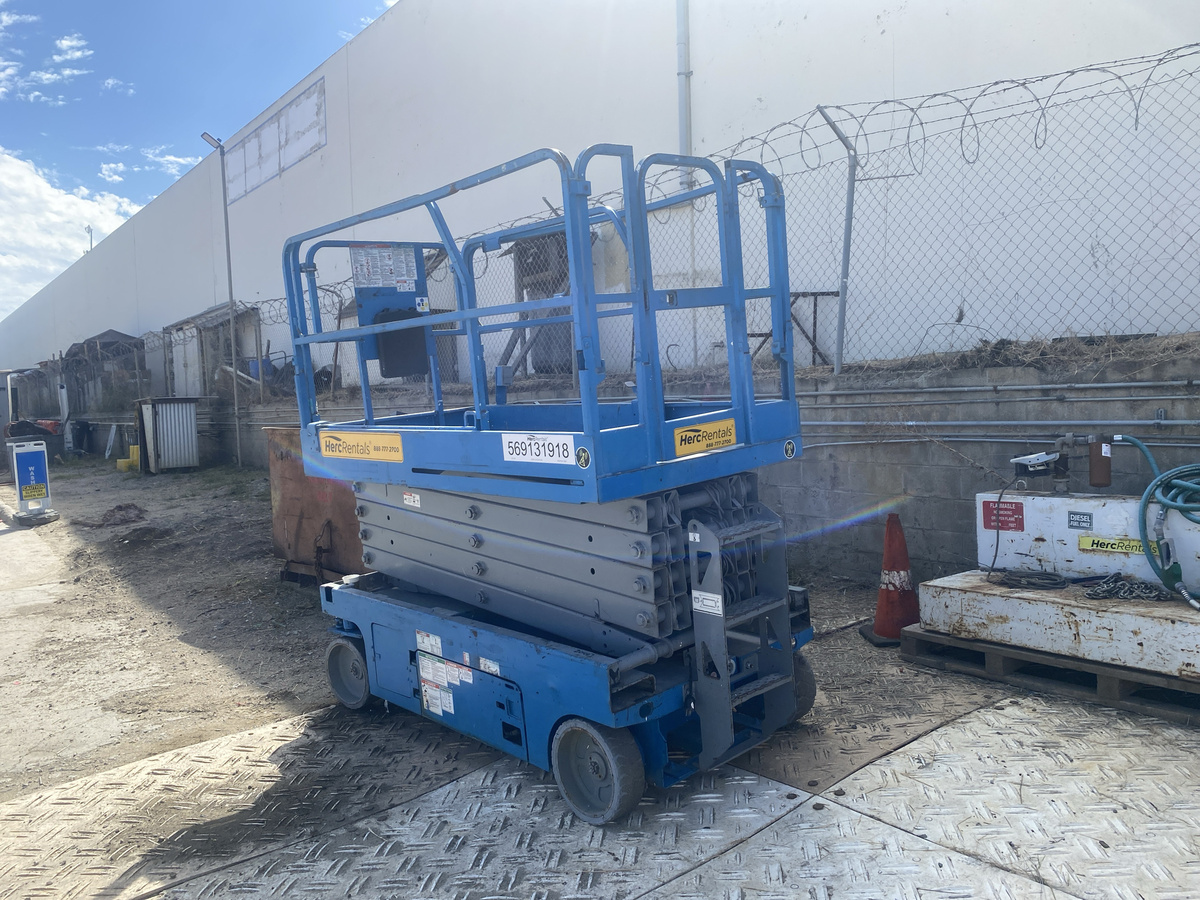 2016 Genie GS-3246